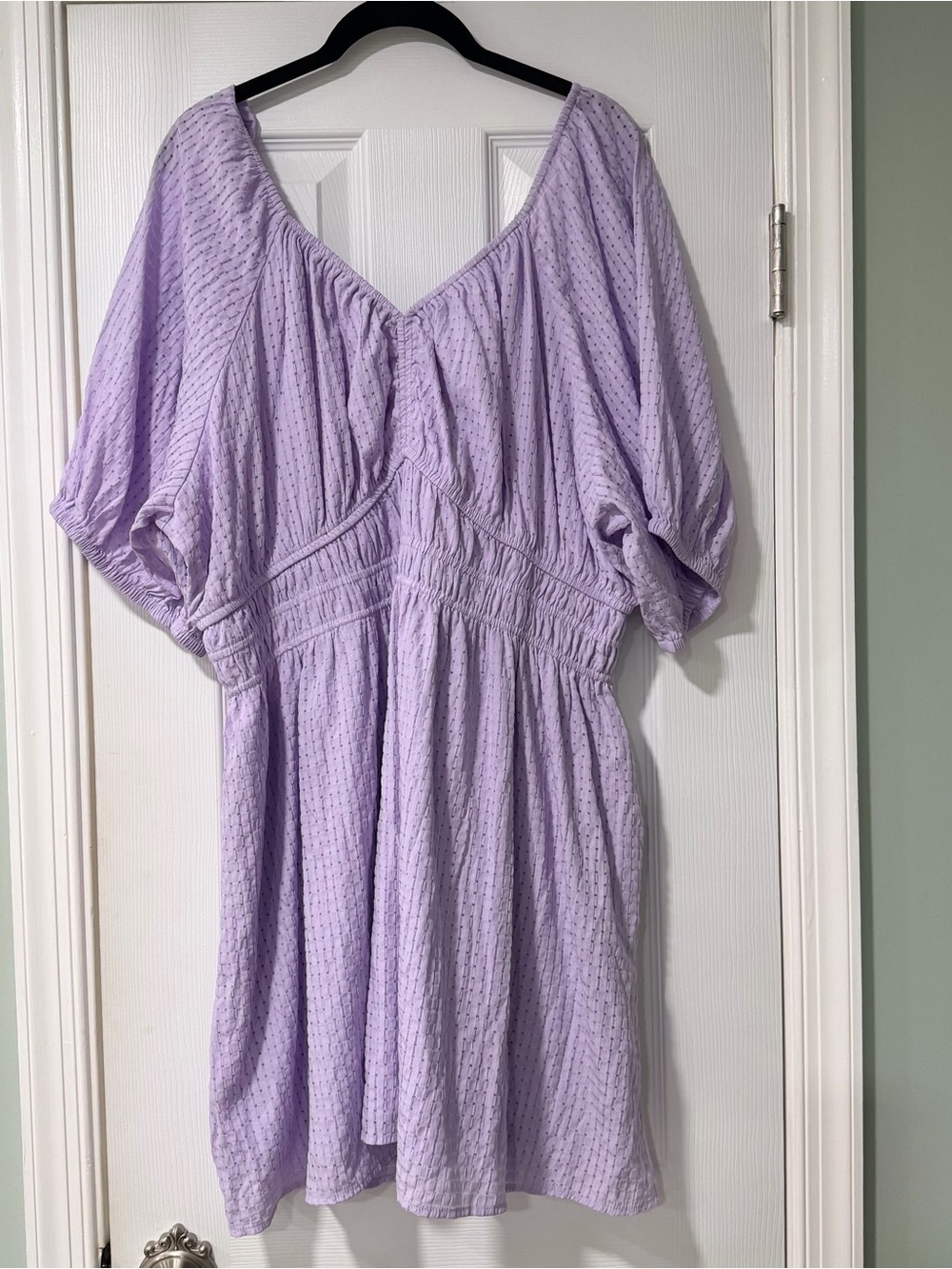 Lavender V-Neck Puff Sleeve Dress